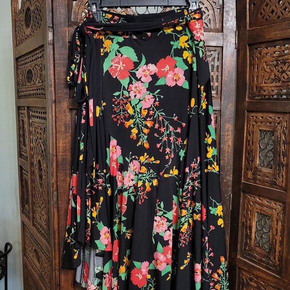 CAbi Drama Skirt - Black/Floral - Size L - Picture 2 of 5